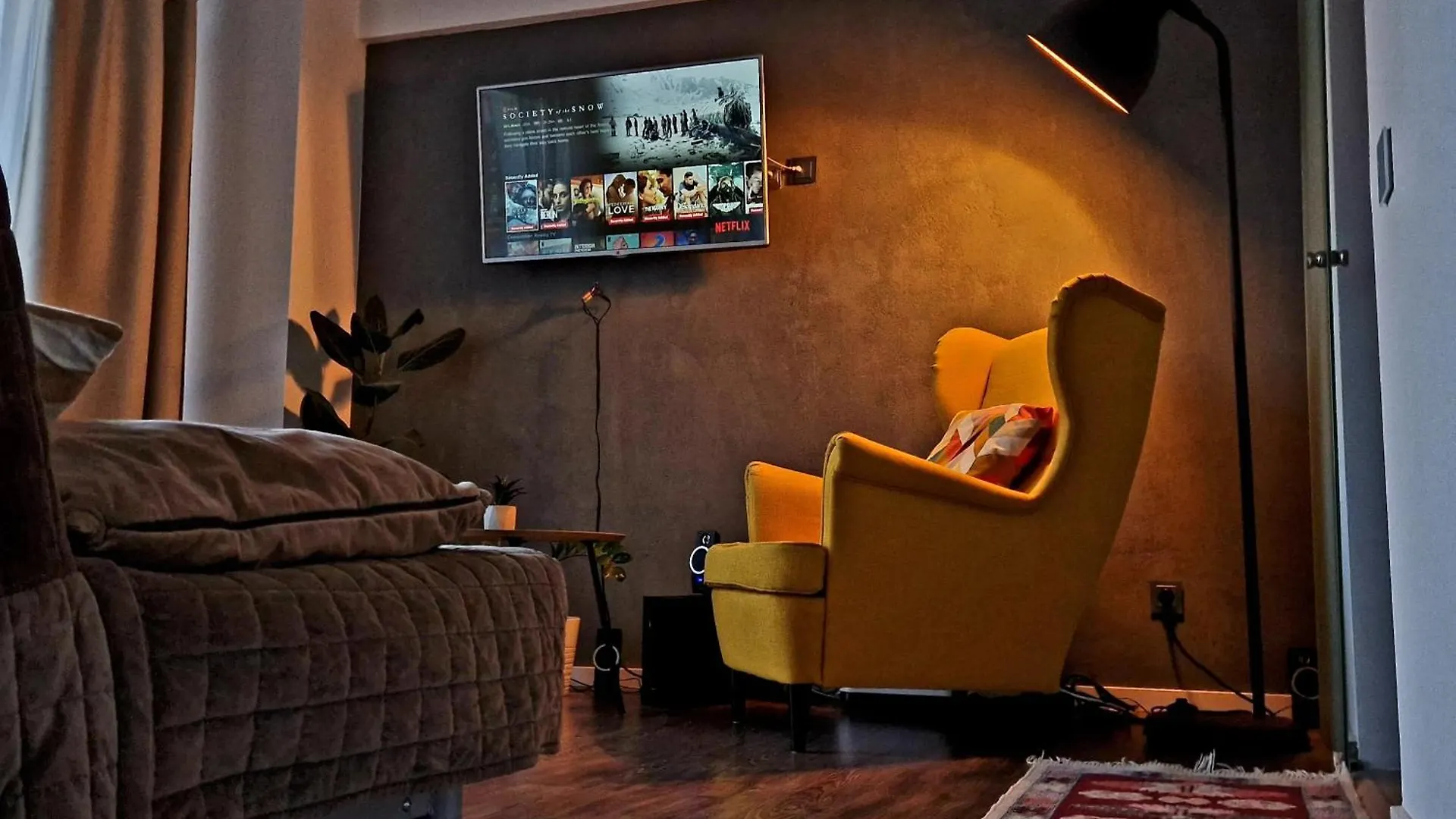 Free Parking & Self Check-In Westside Studio Near The Lake, Lacul Morii, Near Metro Stations Sector 6 Bucureşti 0*,  România