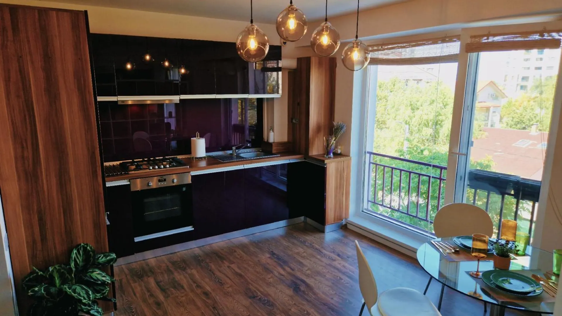 Free Parking & Self Check-In Westside Studio Near The Lake, Lacul Morii, Near Metro Stations Sector 6 Bucureşti